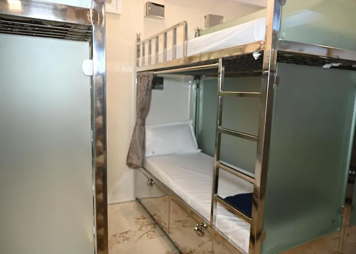 Sagar Dormitory Andheri - Nearest To Andheri Railway Station West