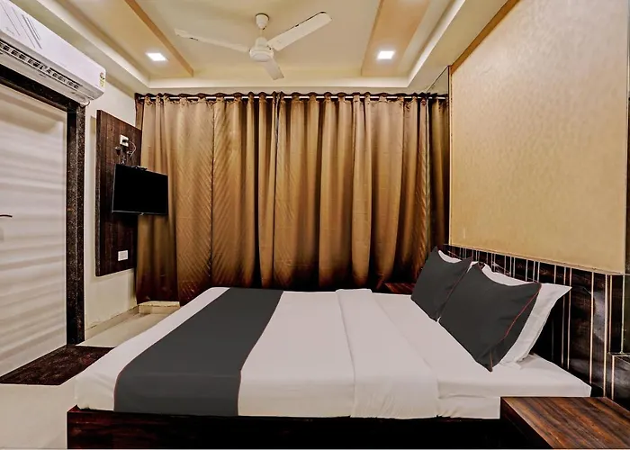Collection O 81533 Hotel Galaxy Shelter