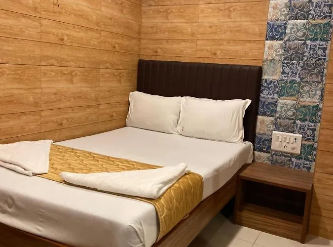 Nityanand Guest House