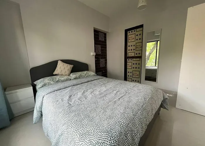 Pali Carters Building 102, 20Th Road, Khar West By Connekt Homes