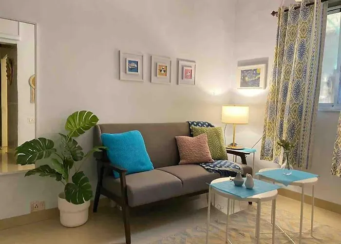 72 Pali Village A Cozy Vintage Apartment By Connekt Homes