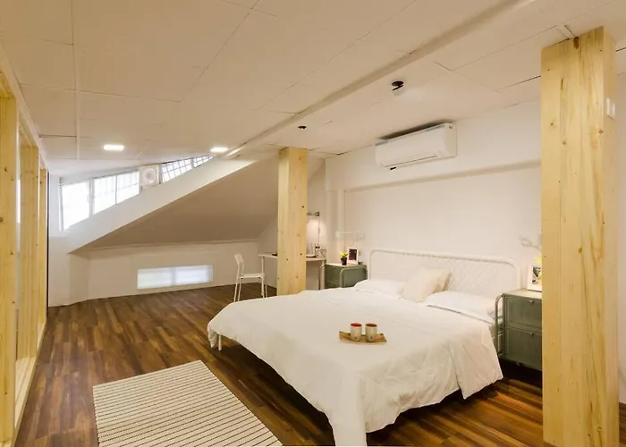 Glass House 1Bhk Khar W By The Bombay Home Company