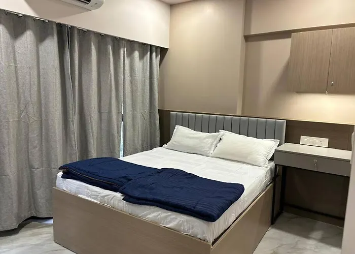 Downtown 2 Bedroom, Mahalakshmi 2102