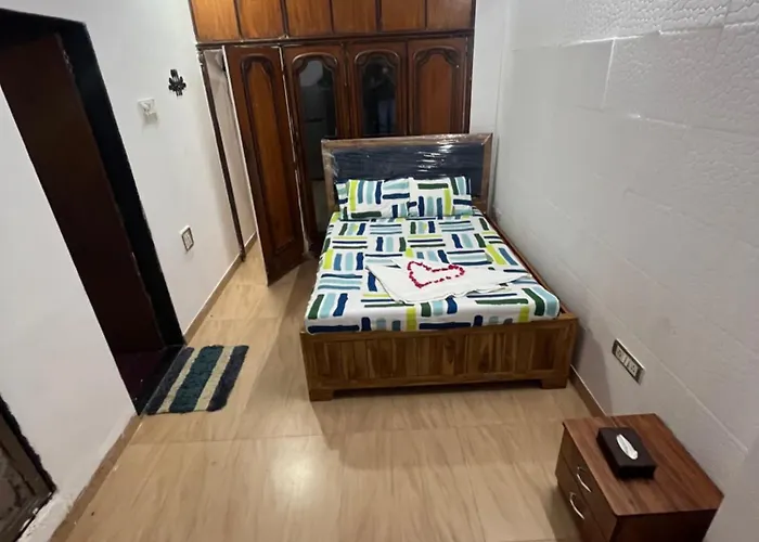 Budget Friendly 2Bhk Flat At Pali Hill Bandra