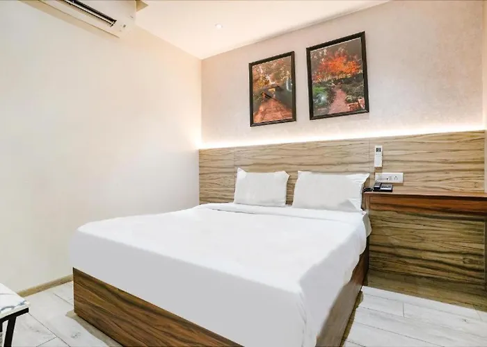 Glitz Hotels Dream Residency - Nr Iit Bombay & T2