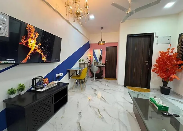 Cozy 1Bhk With City View In Bandra West