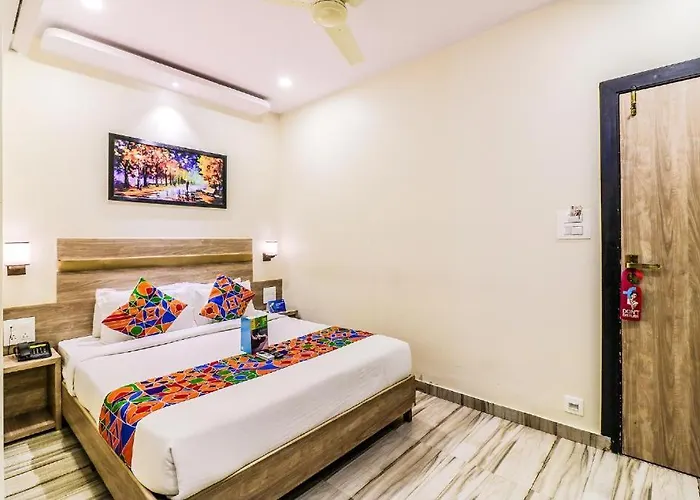 Glitz Hotels Aksa International - Nr T2 & Iit Bombay