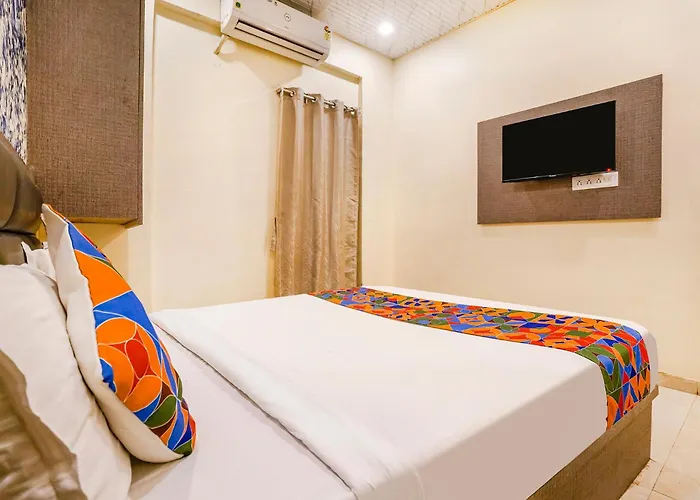 Fabexpress The United - Nr Mumbai International Airport
