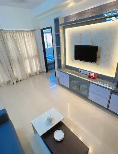 Pixiestays 2Bhk Flat Malad Mumbai