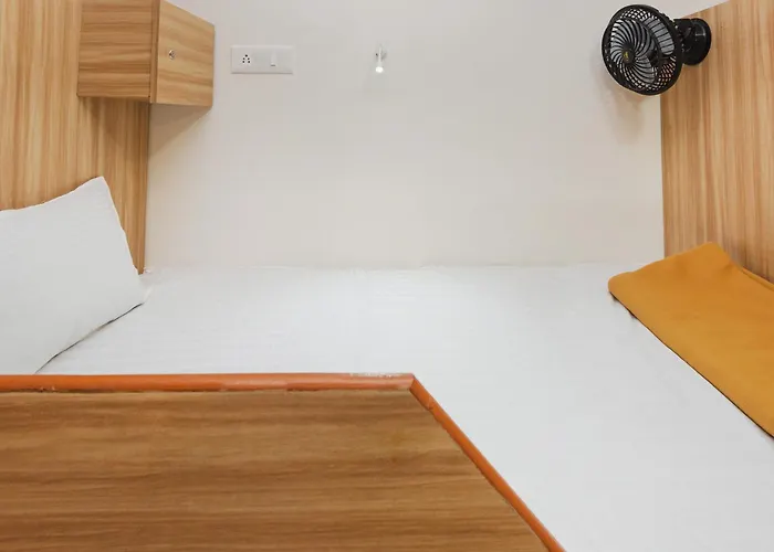 Sahara Dormitory Stay-Near Nesco Bombay Exhibition Centre