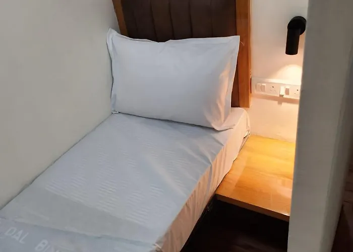 Galaxy Cabin Stay And Dormitory
