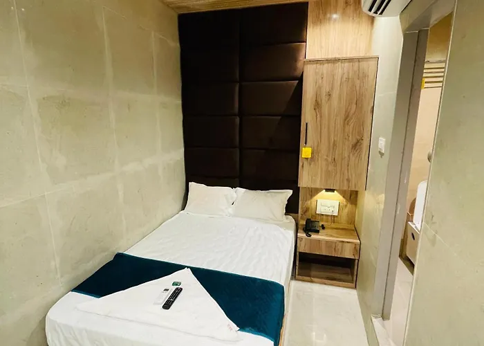 Hotel Royal Bkc