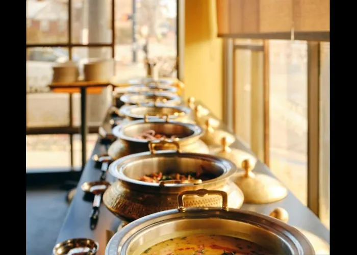 Fabhotel Platinum Inn