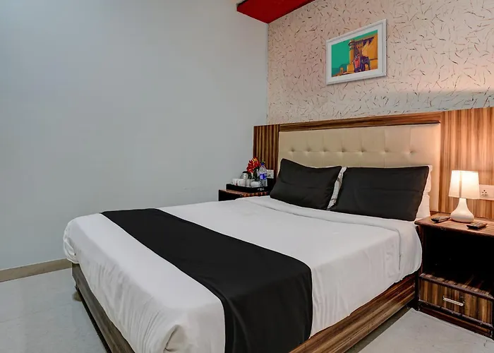Oyo Hotel Blue Sapphire Residency Near Chhatrapati Shivaji International Airport