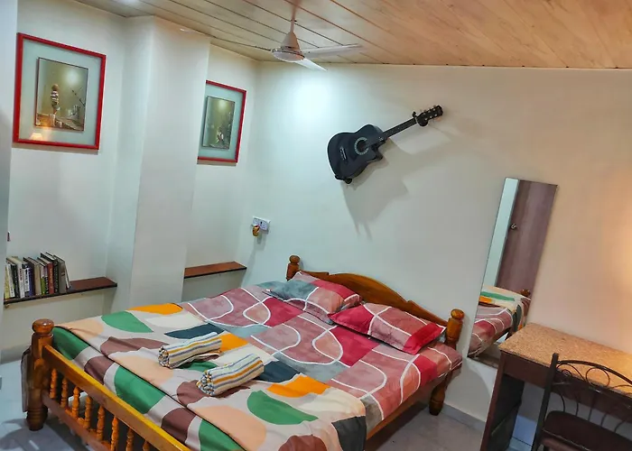 Ebony Room - Comfortable Suite