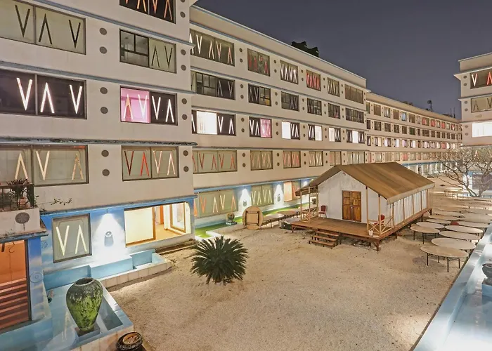 Townhouse Royal Palms Shared Serviced Apartment