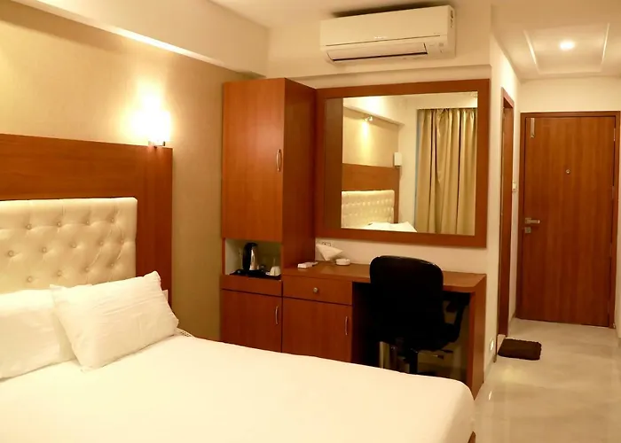 Hotel Lords, Fort