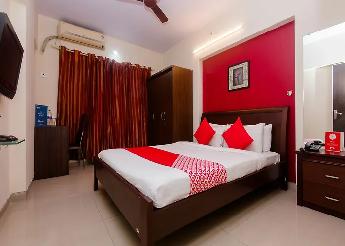 Oyo 12082 Om Apartment