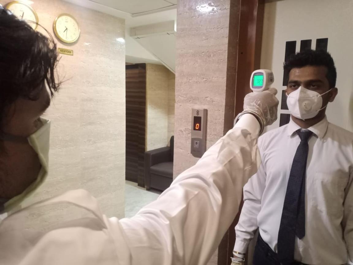 Hotel Alfa International Near Nanavati Hospital Near Airport Near Juhu Bombaim
