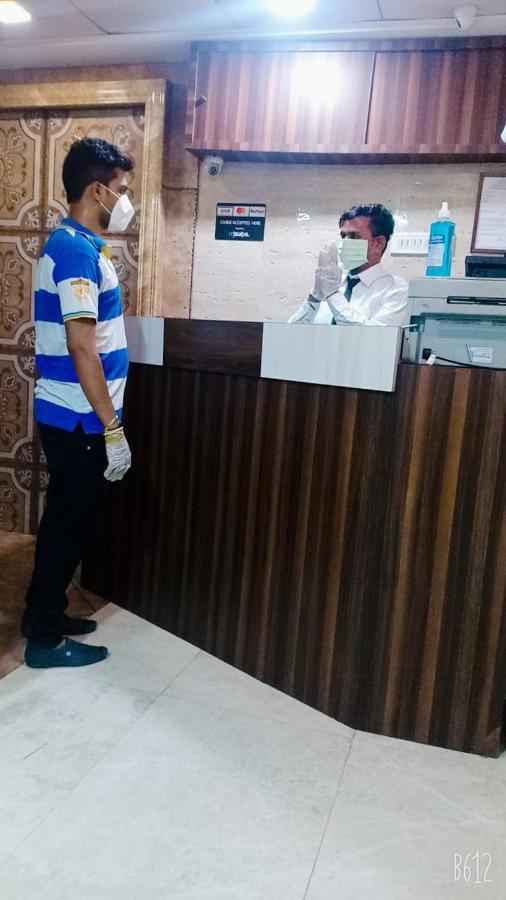 Alfa International Near Nanavati Hospital Near Airport Near Juhu Hotel Bombaim