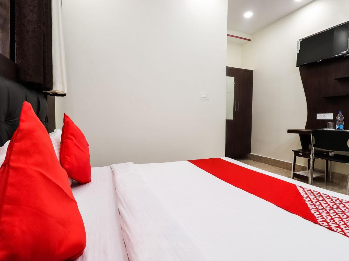Hotel Oyo 74865 Neelkamal Bombaim