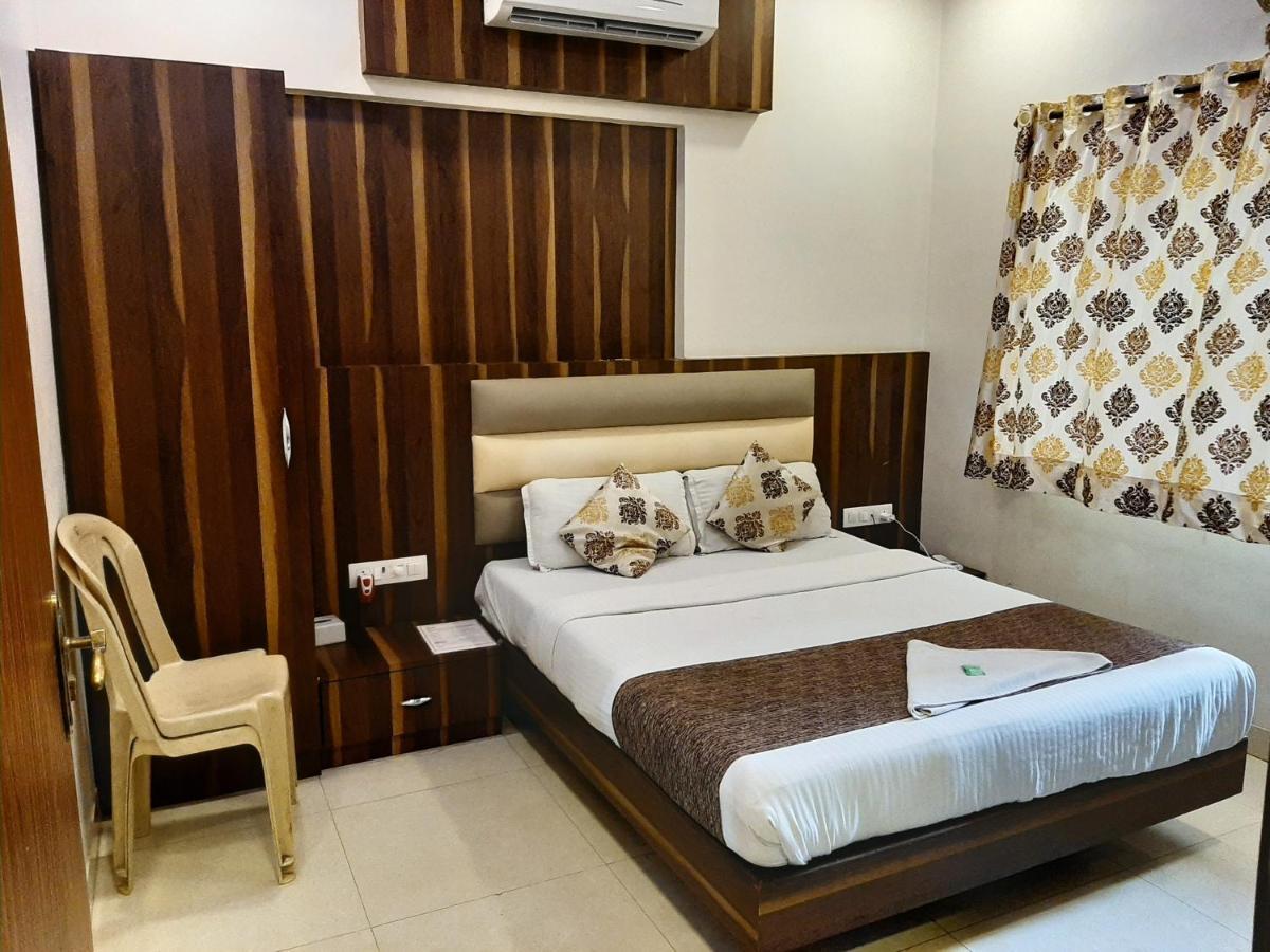 Golden Palms 3* Mumbai