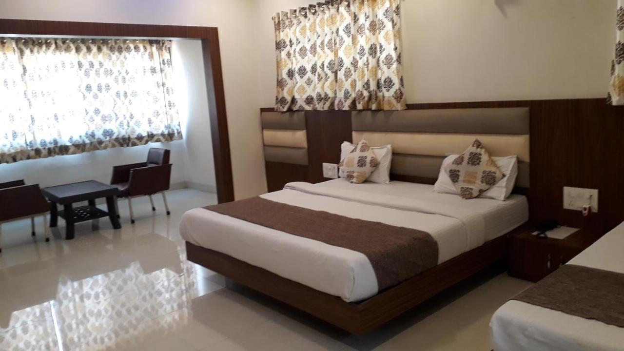 Golden Palms 3* Mumbai
