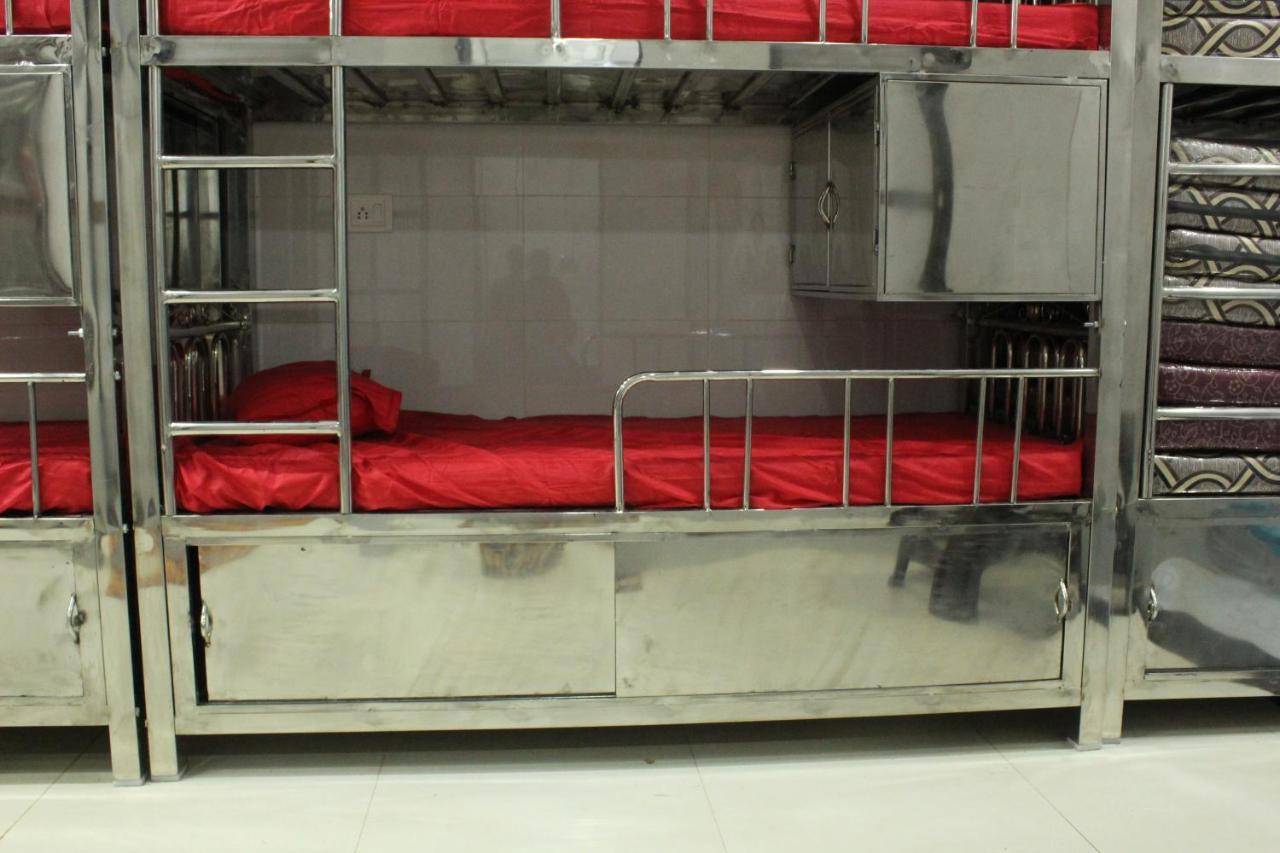 Al Khadeeja Hostel *