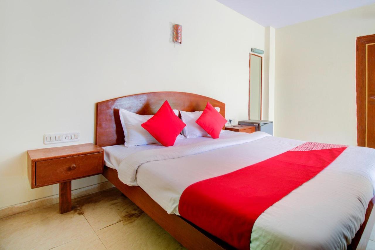 Oyo 66827 Island Club Mumbai