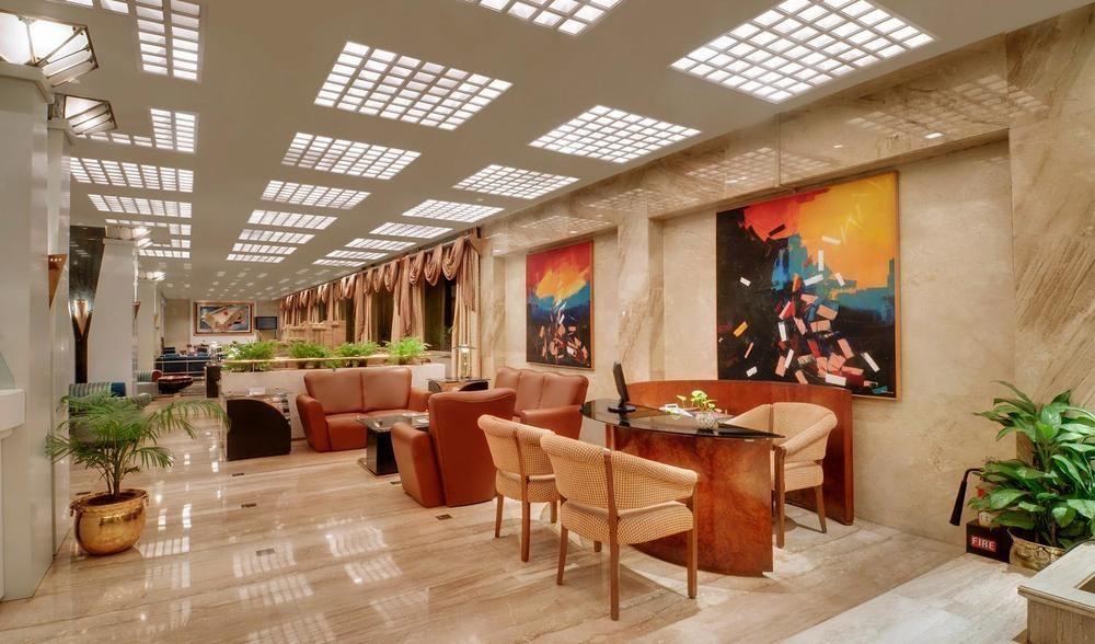 Hotel Kohinoor Continental, Airport