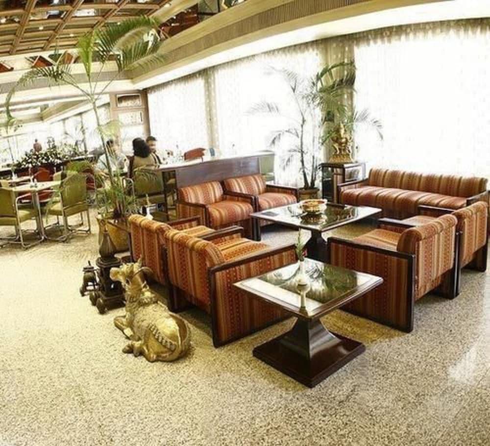 Midtown Pritam Hotel