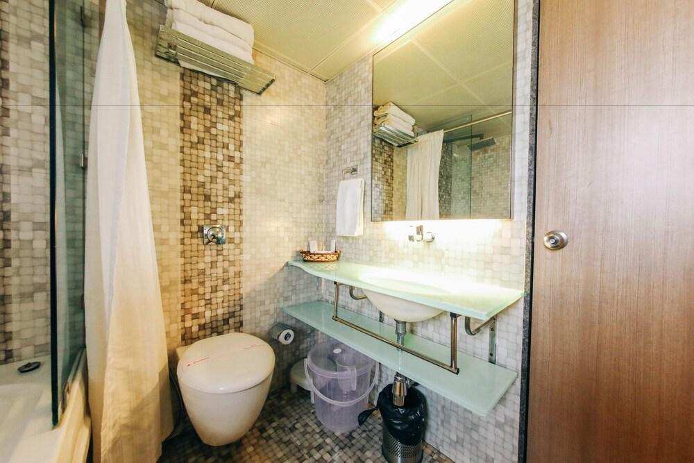 Hostel By Maharana Mumbai