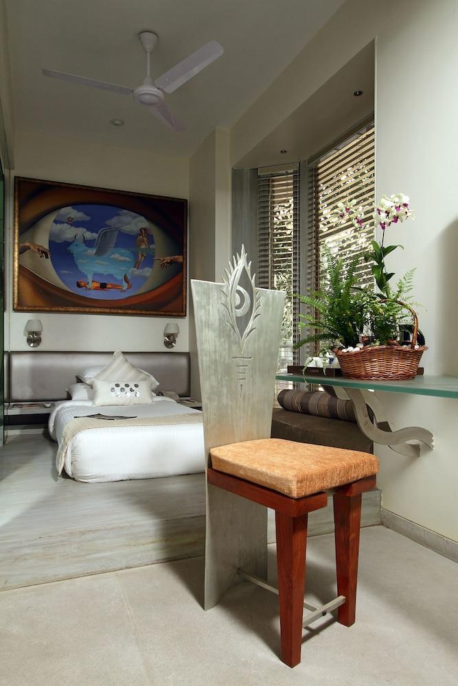 Hotel Le Sutra Hotel, Khar, Mumbai