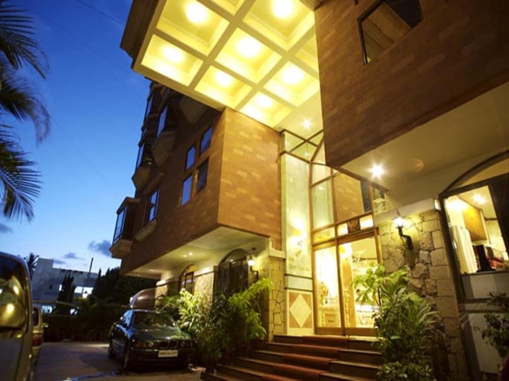 Hotel The Paradise By Tunga Mumbai