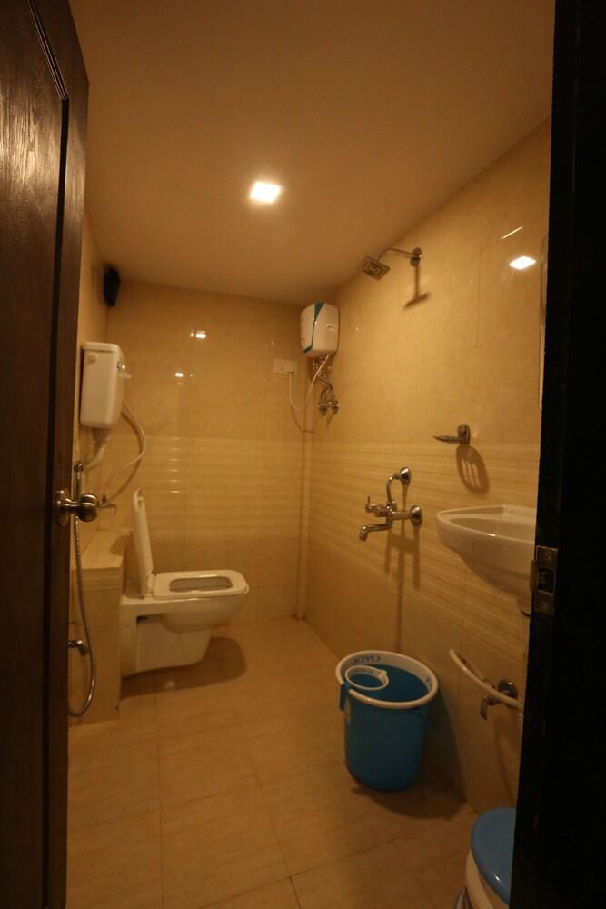 Hotel Happyland 3*