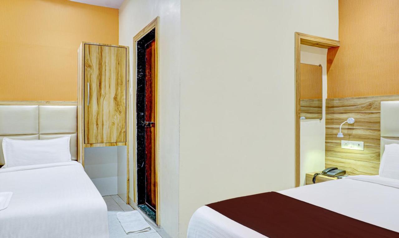 Hotel Sun Near Saifee Hospital And Hn Reliance Hospital 3*