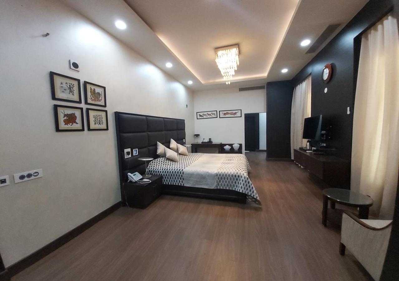 Mpt Madhyalok, Vashi