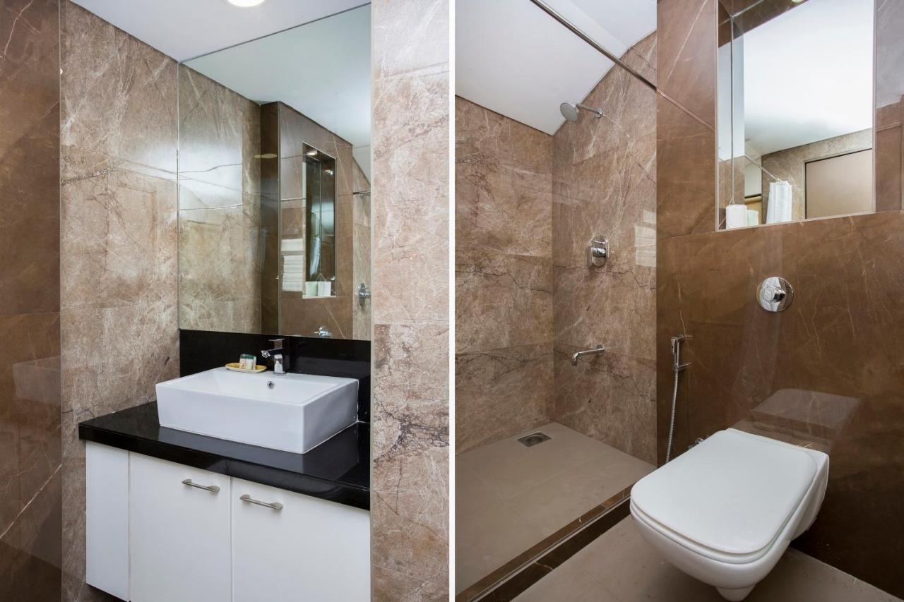 Oyo 29653 Royal Hotel