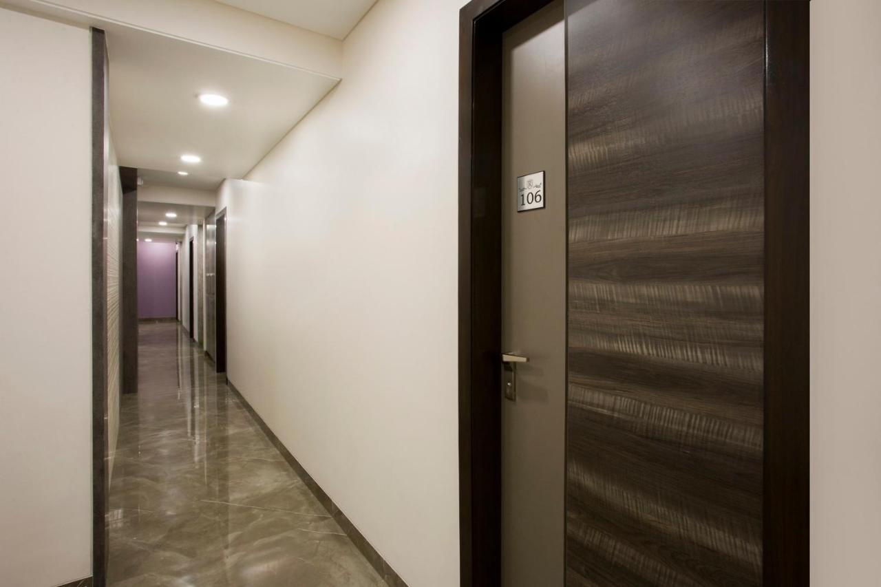 Oyo 29653 Royal Hotel