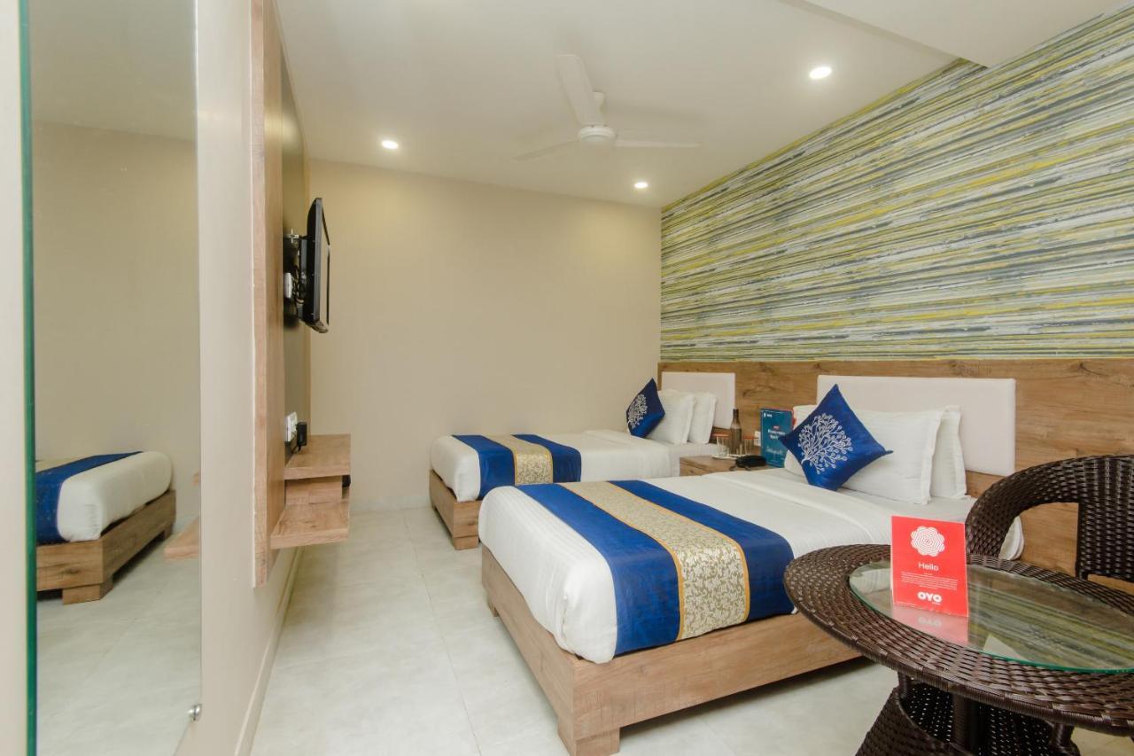Hotel Oyo Blue Bay Near R Mall