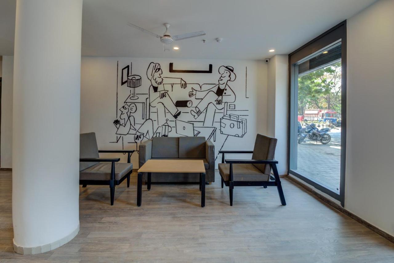 Oyo Townhouse 339 Worli Mumbai