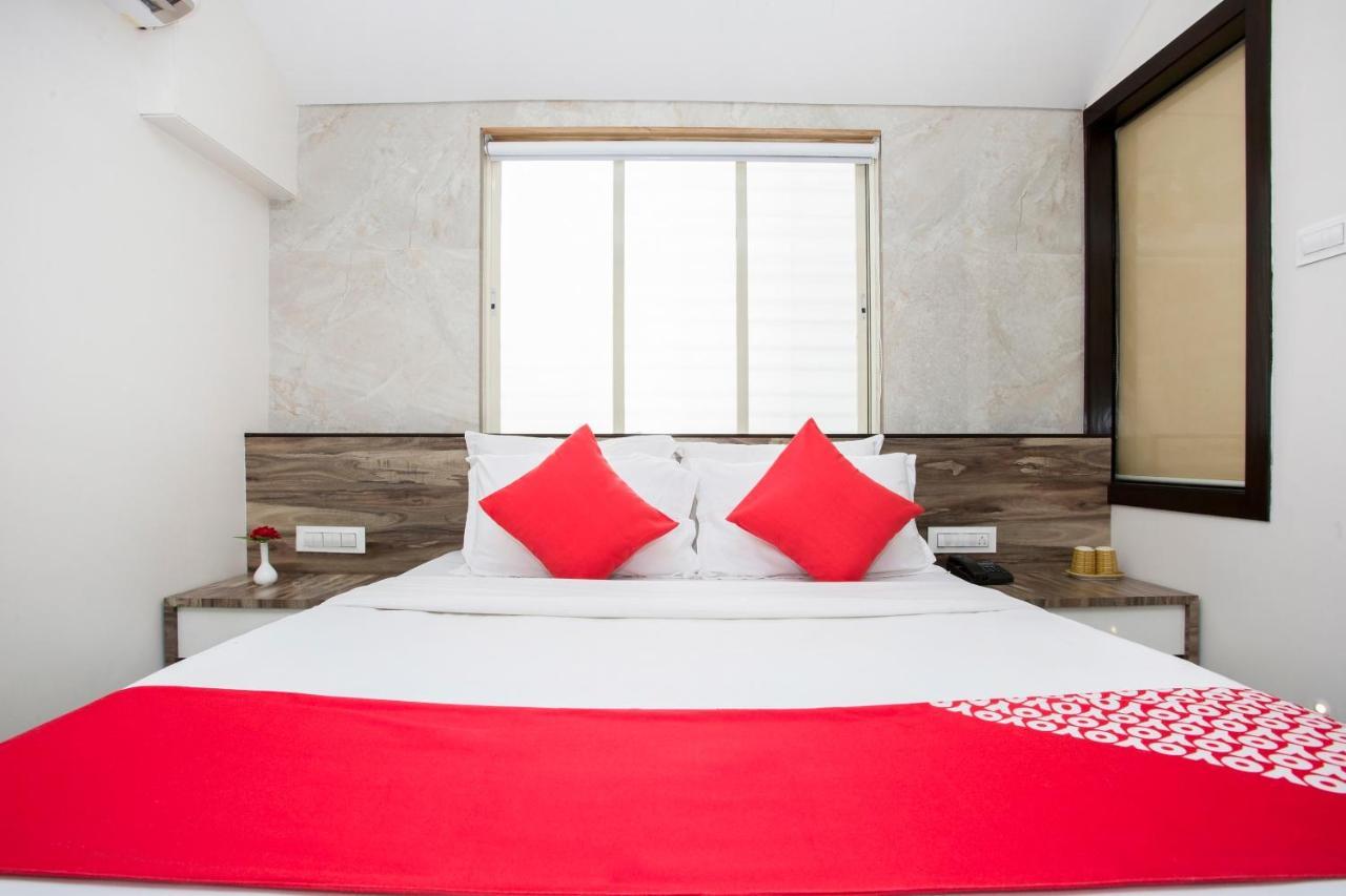 Oyo 29653 Royal Mumbai