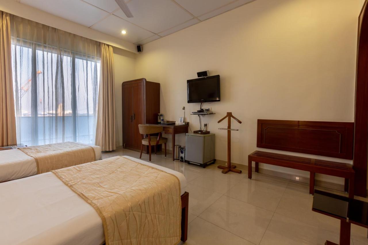 Hotel Grand - Ballard Estate, Mumbai