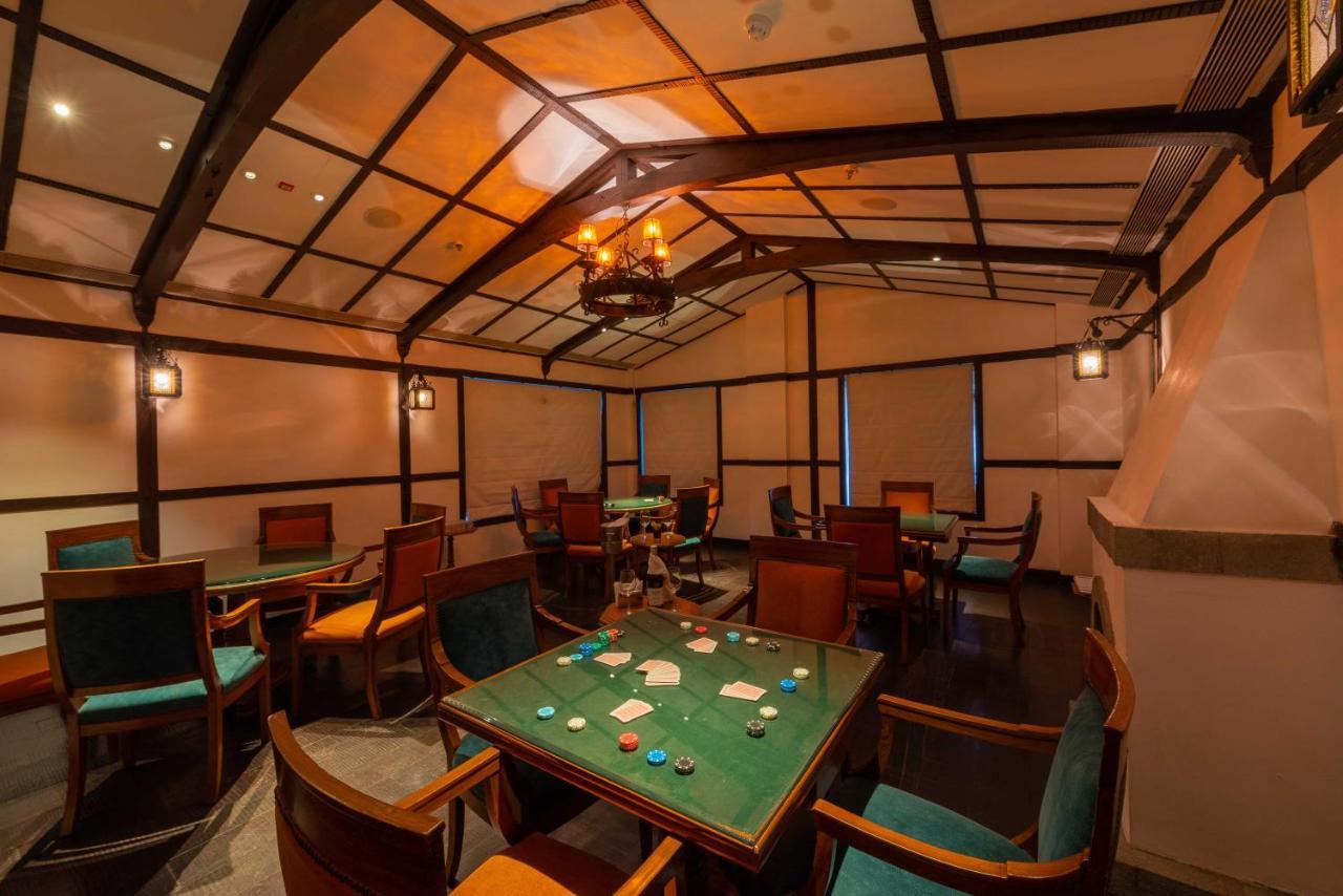 Waterstones 4* Mumbai