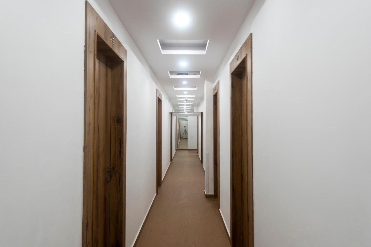 Capital O 68823 Baba's Residency Hotel Bombaim