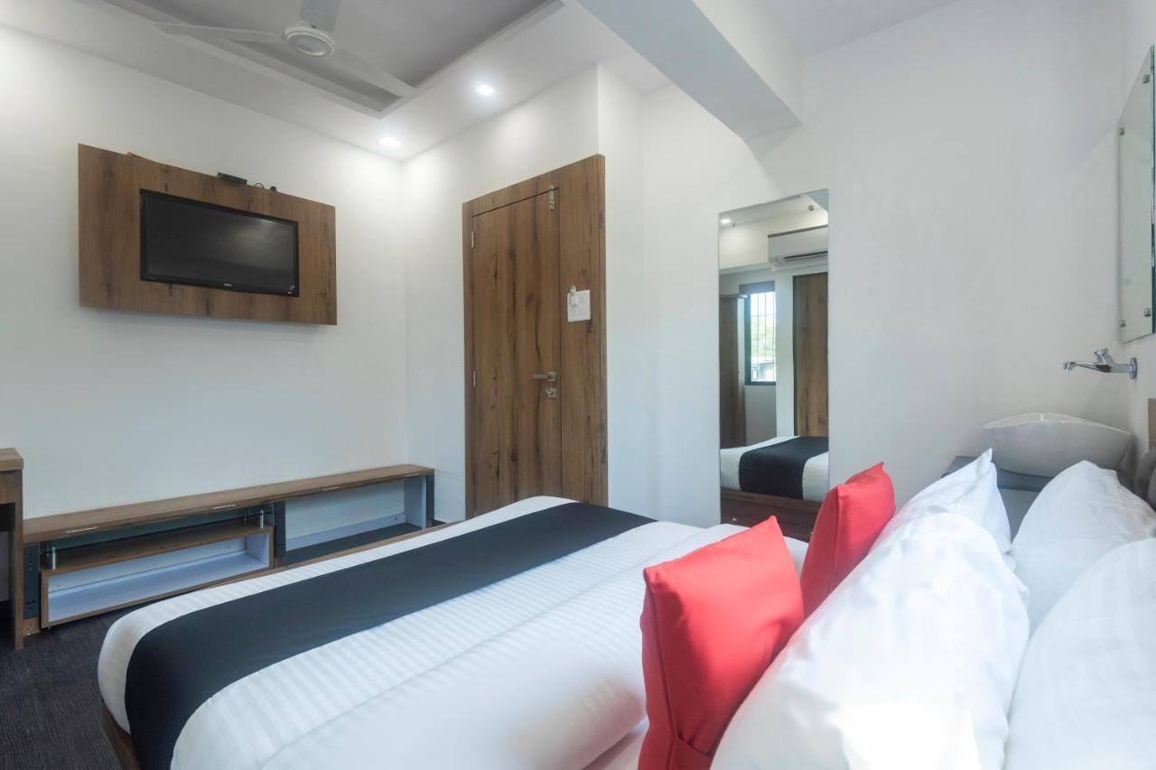 Capital O 68823 Baba's Residency Bombaim