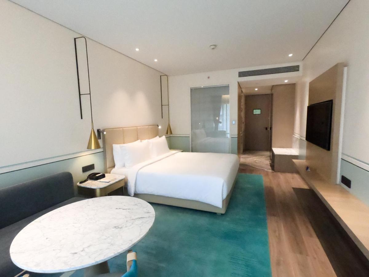 Hotel Radisson Blu International Airport 5*