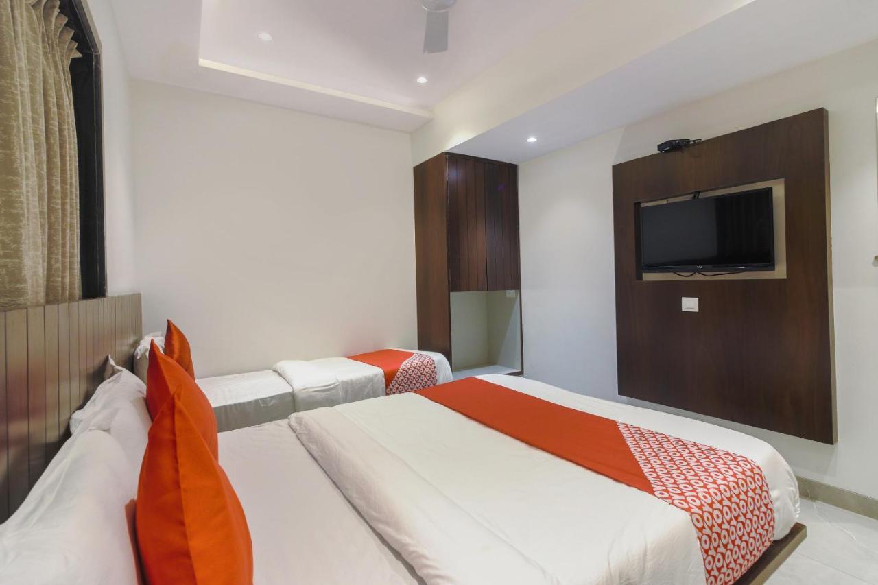 Flora Suites 3* Bombaim
