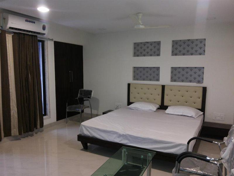 Hotel Oyo 8311 Galaxy Residency 3*