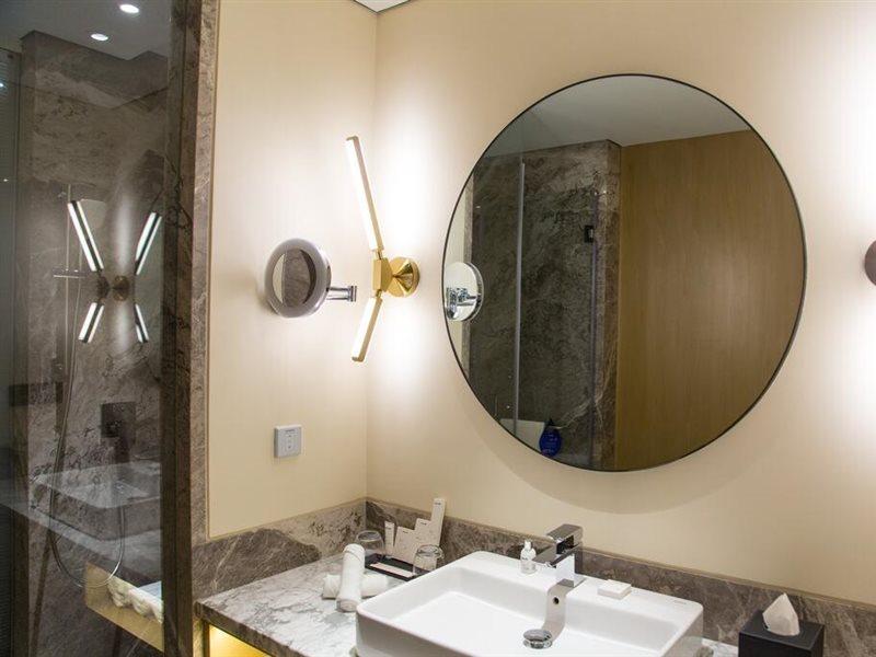 Radisson Blu International Airport 5*